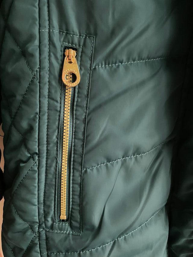 Giacca verde trapuntata con cappuccio