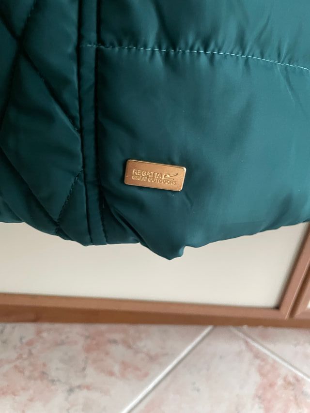 Giacca verde trapuntata con cappuccio