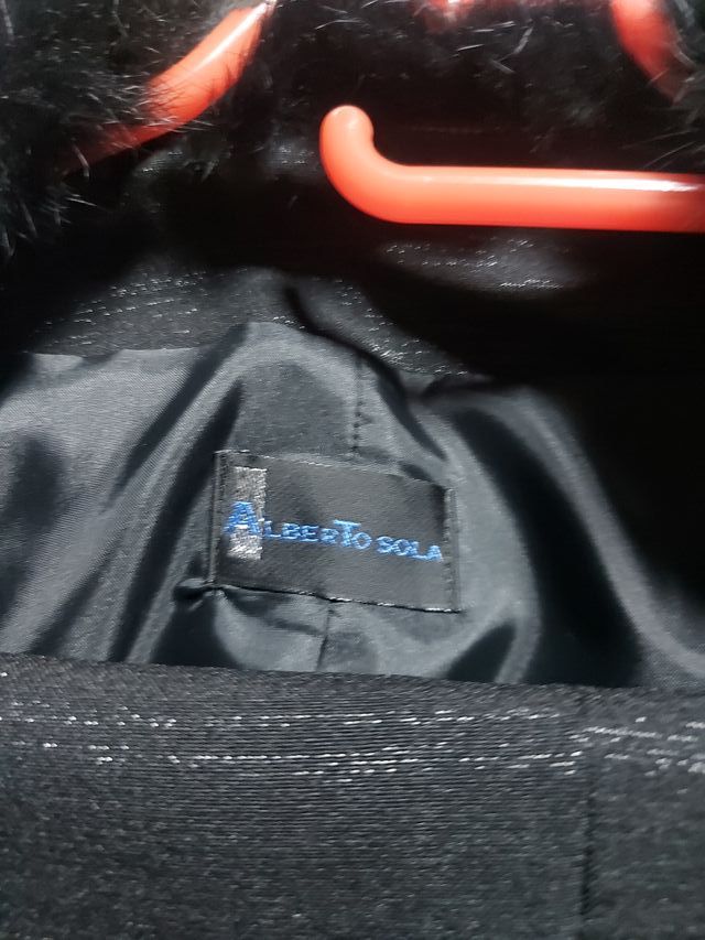 Traje de chaqueta negro con pelo