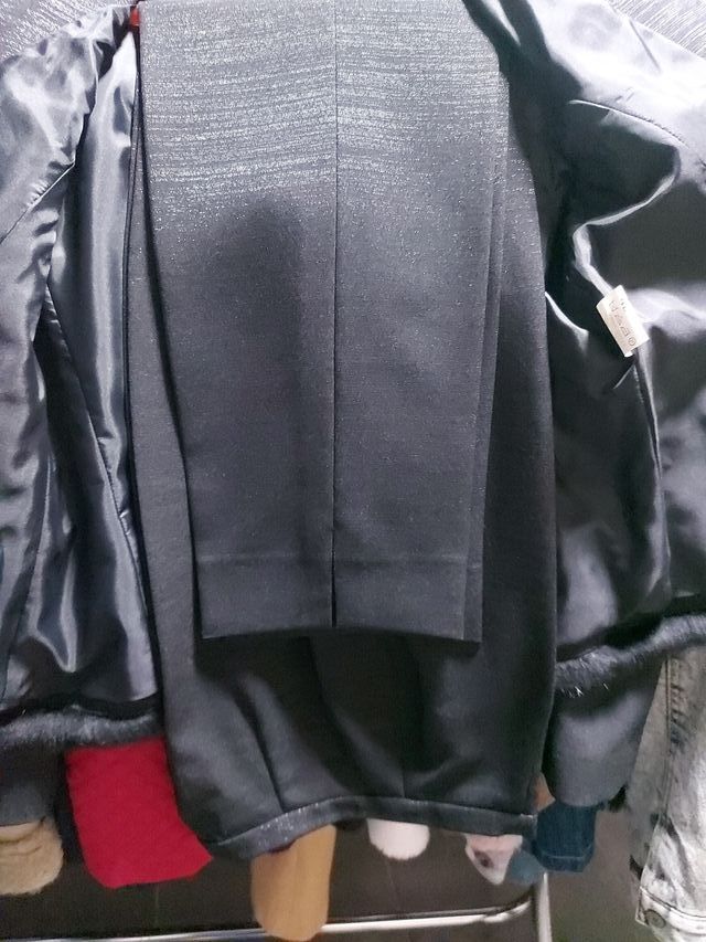 Traje de chaqueta negro con pelo