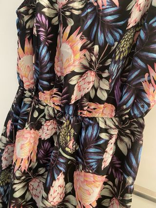 Vestido estampado floral negro