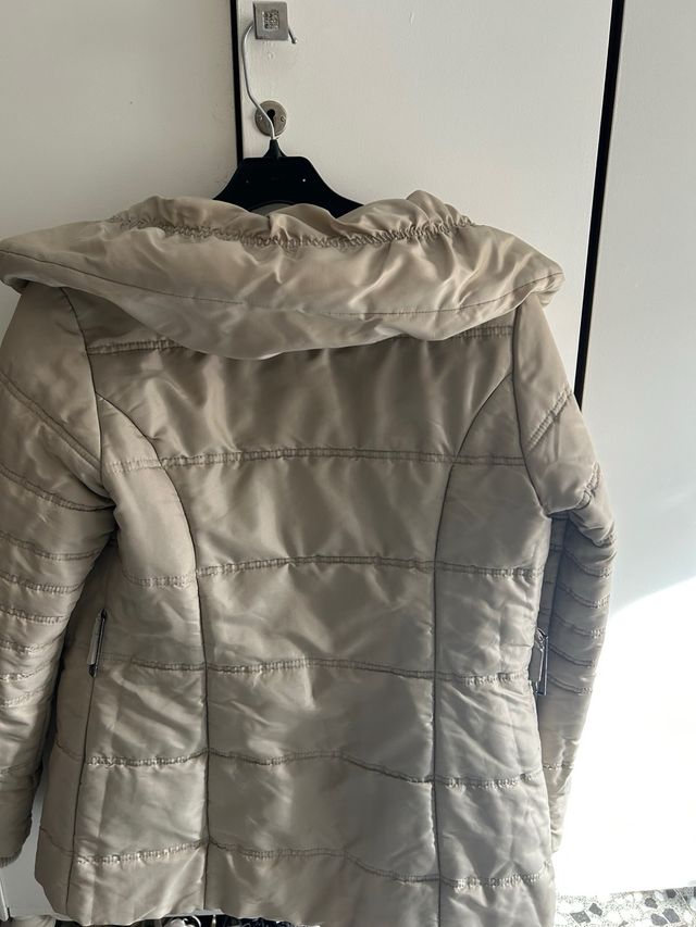 Chaqueta plumífero beige Formul@. Talla M
