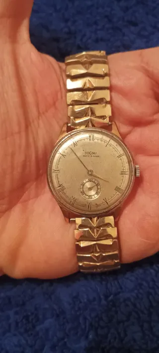 Reloj Dogma Dorado y Plateado