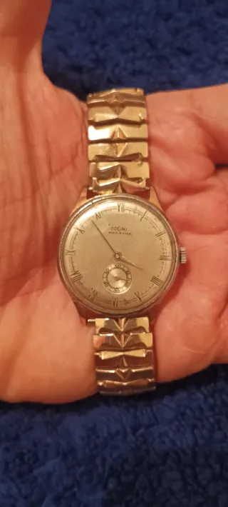 Reloj Dogma Dorado y Plateado