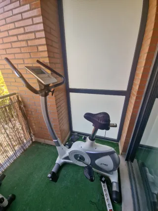 Bicicleta Estática Treo Fitness