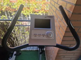 Bicicleta Estática Treo Fitness