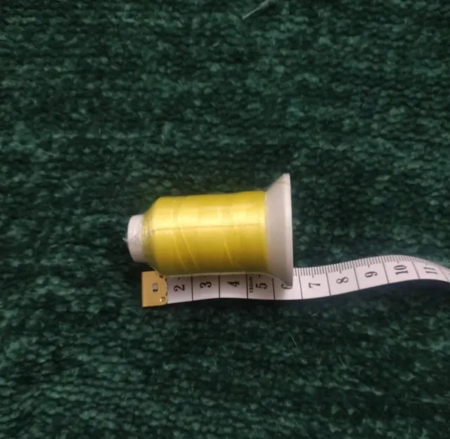 Estuche con 80 hilos de bordar a maquina