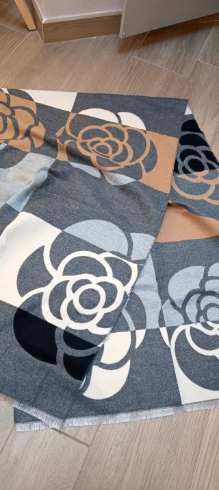 Sciarpa coprispalle donna beige e grigio