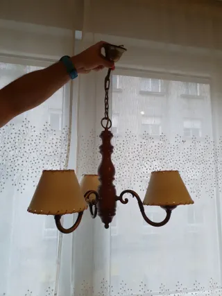 Lámpara de madera y metal 3 brazos