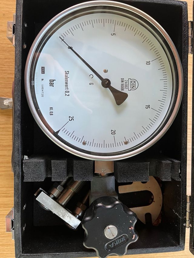 Manômetro WIKA bar Skalenwert 0,2