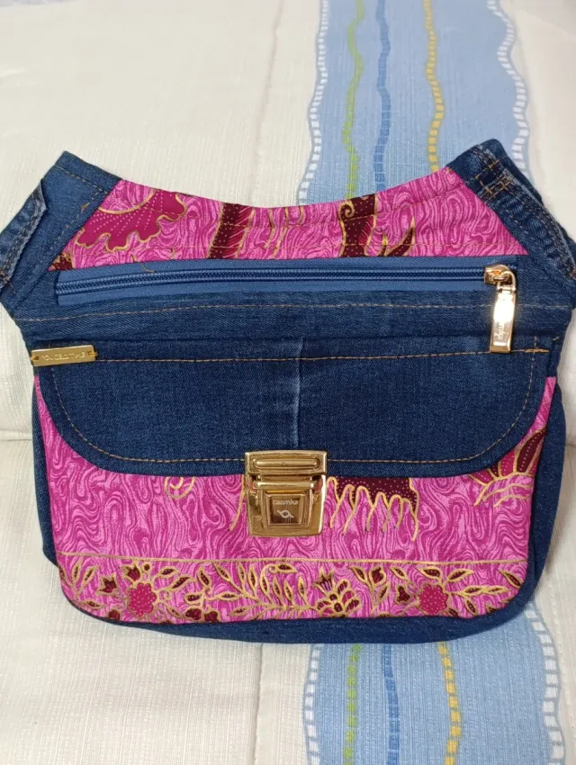 Riñonera Caomka Jeans y Estampado Floral