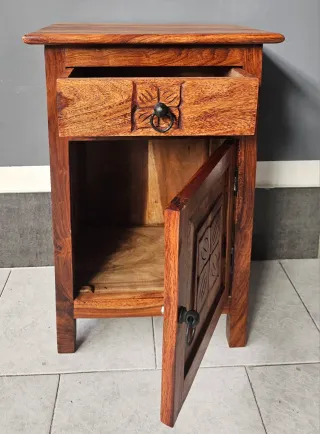 Coppia Comodini Legno Massello Intarsiati