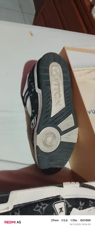 Zapatillas Louis Vuitton Negras y Blancas