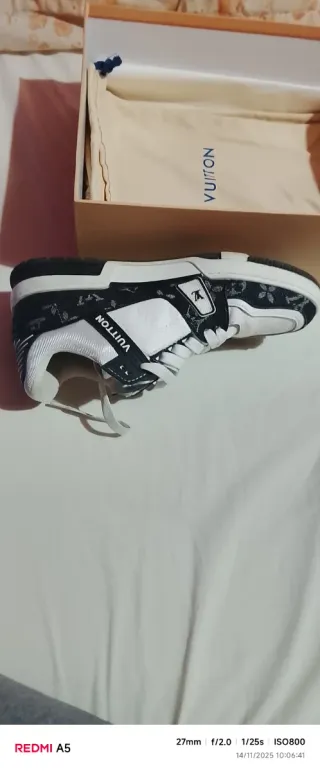 Zapatillas Louis Vuitton Negras y Blancas