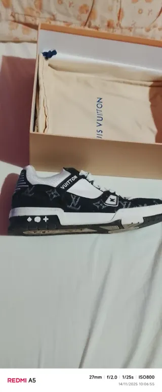 Zapatillas Louis Vuitton Negras y Blancas