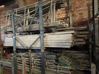 Andamio y sistema de montaje