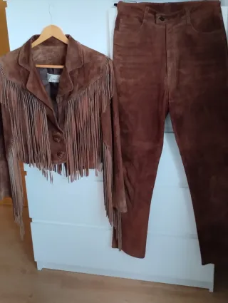 Traje Ante chaqueta y pantalón flecos