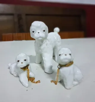 Figuras de porcelana de perros