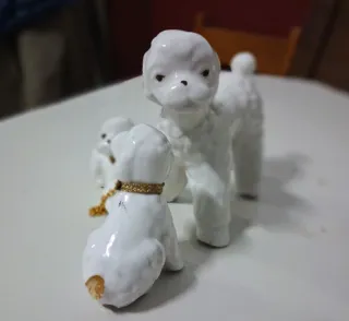 Figuras de porcelana de perros