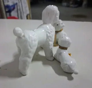 Figuras de porcelana de perros