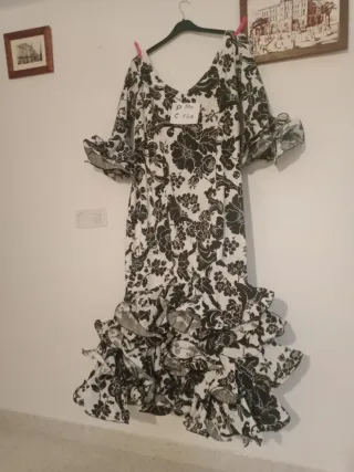 Traje de flamenca blanco y negro talla 46