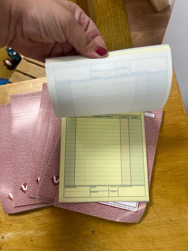 Talonarios de notas de entrega autocopiantes