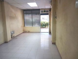 Local comercial en venta en Ambroz en Madrid