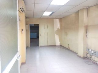Local comercial en venta en Ambroz en Madrid