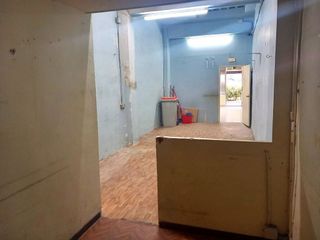 Local comercial en venta en Ambroz en Madrid