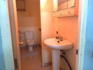 Local comercial en venta en Ambroz en Madrid