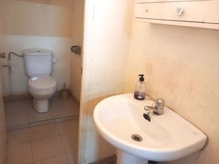 Local comercial en venta en Ambroz en Madrid