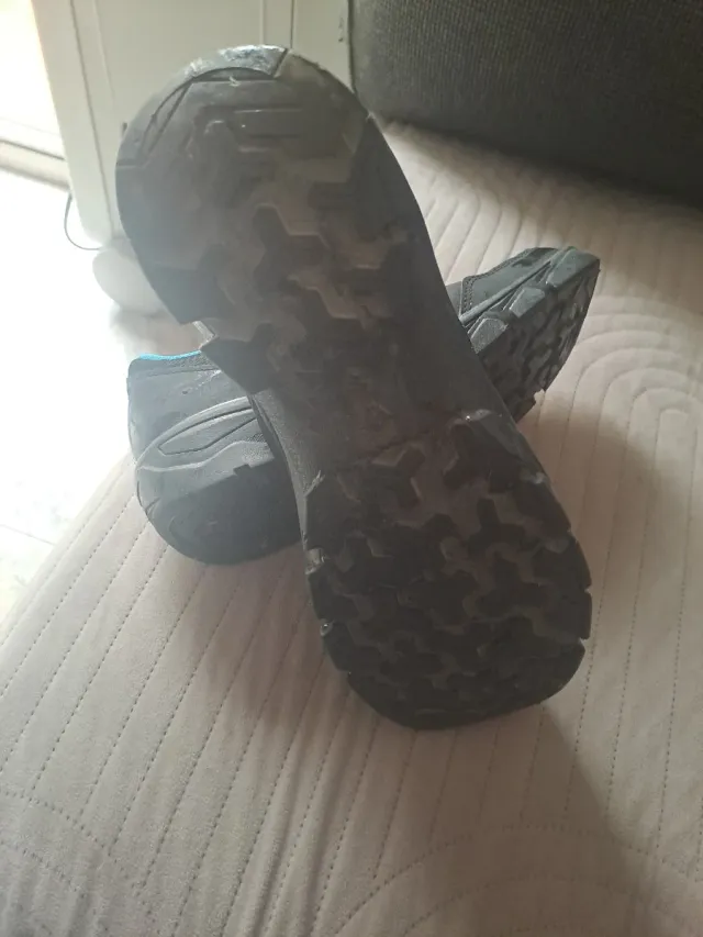 Zapatillas deportivas Quechua negras y azules