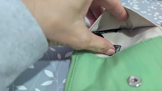 Mini cartera Bimba y Lola beige y verde