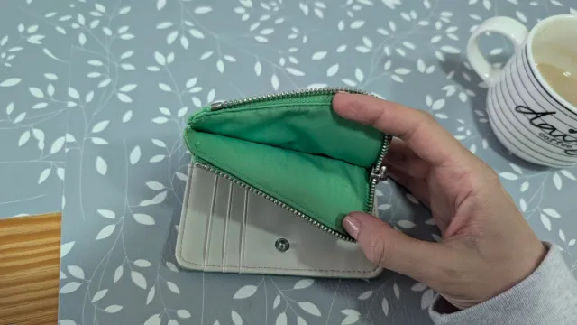 Mini cartera Bimba y Lola beige y verde