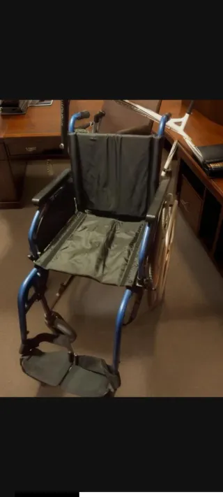 Silla de ruedas poco uso