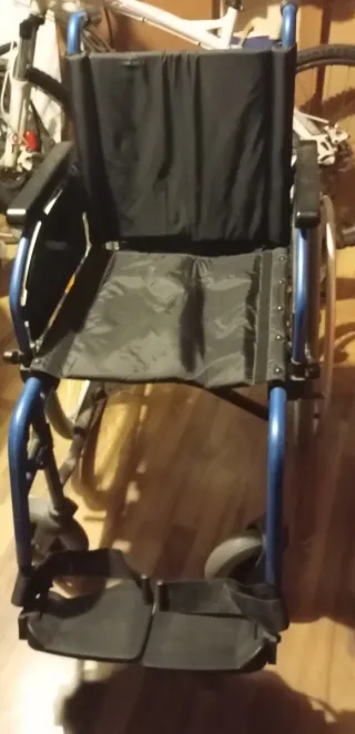 Silla de ruedas poco uso