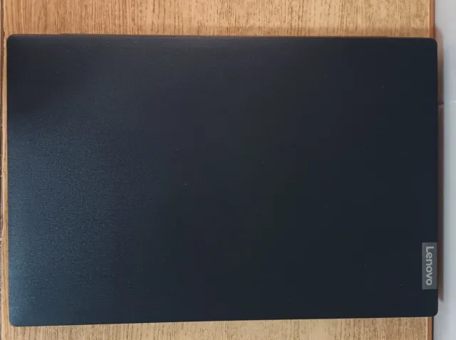 Portátil Lenovo V145-15AST 81MT