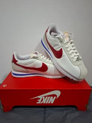 Nike Cortez TXT Blancas y Rojas