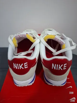 Nike Cortez TXT Blancas y Rojas