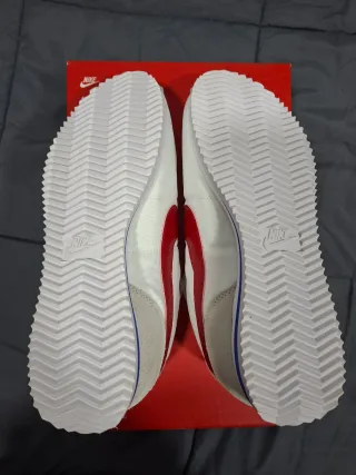 Nike Cortez TXT Blancas y Rojas