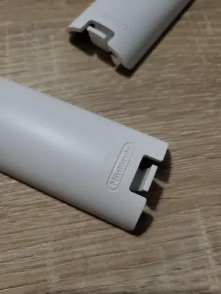 Tapa Pilas WiiMote Nintendo