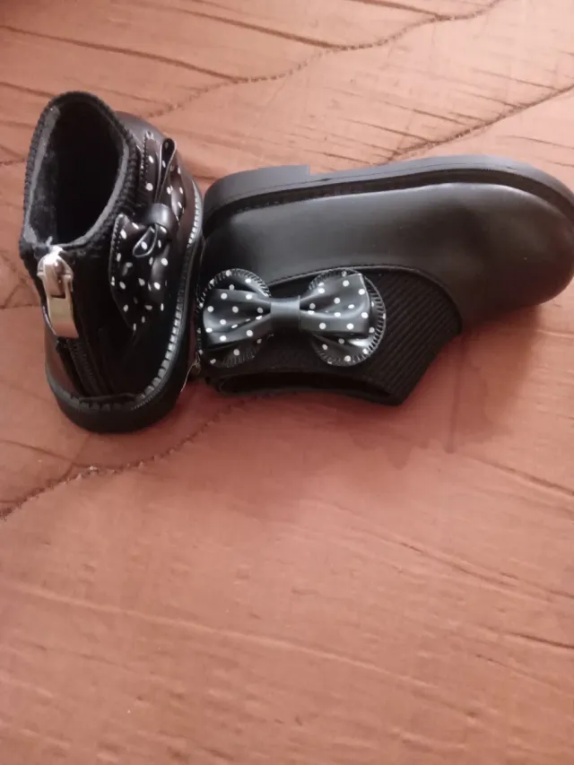Botas niña negras  nuevos
