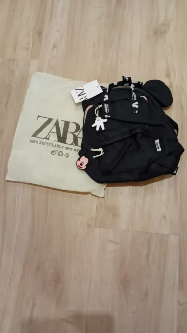 Mochila Zara Mickey Negra y Rosa