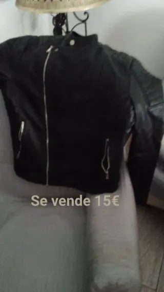 Chaqueta cuero sintético negra