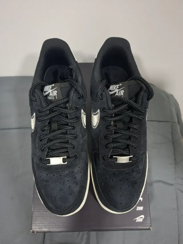 Nike Air Force 1 '07 LV8 Negro/Plata