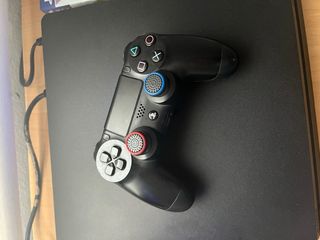 Consola PS4 Slim 500GB + 4 Juegos + 1 mando