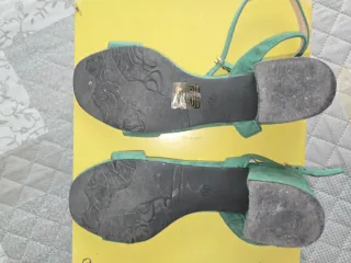 Sandalias Color Cherie tacón bajo verde talla 37