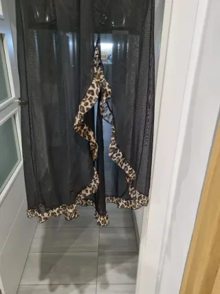 Camisón vintage negro con estampado animal