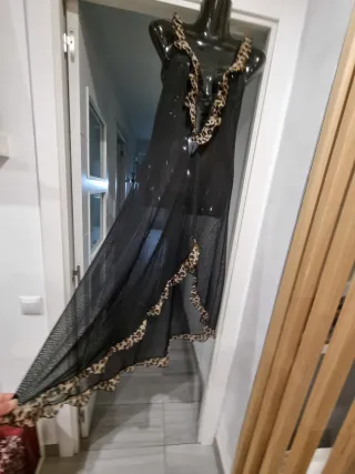 Camisón vintage negro con estampado animal