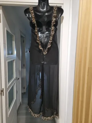 Camisón vintage negro con estampado animal